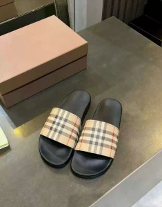 Customized LOGO Trending Designer Slippers Shoes Beach Men’s Woman Casual Check Walking Style Shoes