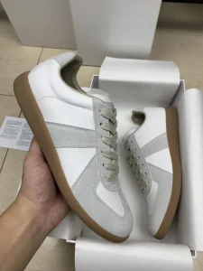 Designer Quality Genuine Leather Casual Flats for Men and Women Sporty Stylish Lace-Up Comfortable Walking Shoes