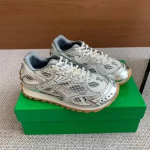 Direct Sales Fashionable Casual Sneakers New Designer Neutral Running Shoes for Men and Women