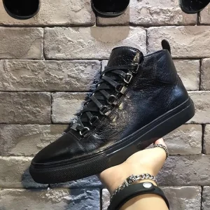 Factory Direct Paris Style Men’s Casual Shoes for Outdoor Sports Genuine Cowhide Wrinkled Leather Effect Walking Style