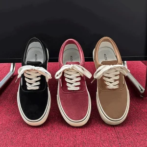 Good Quality China Manufacturing Simple Non slip Light Weight Breathable Lace up Skateboard Shoes Wear resistant Board Shoes