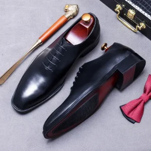 High-Quality Hand-Sewn Leather Shoes Engraved for Men Formal Shoes for Men Casual Dress Shoes for Men