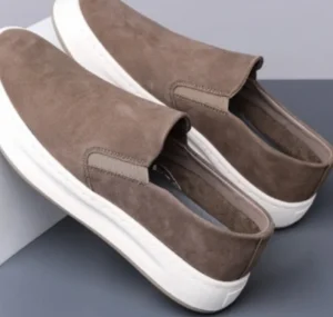 High-quality Suede Men’s Loafers Low-top Slip-on Comfortable Buckle Casual Shoes for All Seasons
