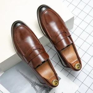 Men’s British Style Oxfords Soft Leather Flat Dress Shoes Compact Slip-On Closure for Autumn Season