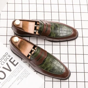 Mens Dress Shoes Cross Border Plus Size Formal Business Retro Fashion Flat Shoes British Style Pointed Small Leather Shoes