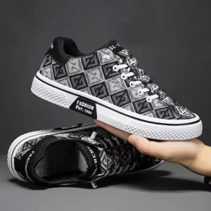 Men’s Sports Mesh Skate Shoes Casual Embroidered Soft Versatile New Fashion Sneakers Anti Slippery Height Increasing Suede