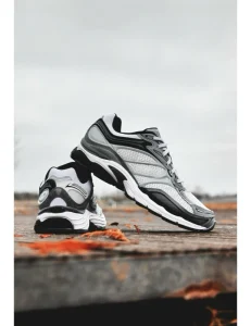 Men’s & Women’s Running Shoes Sports Sneakers With Shock Absorption & Wear Resistant Features