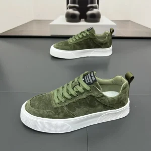 New Autumn and Winter Fur turning Men’s Trend Light Casual Sports Soft Soles Comfortable Board Shoes