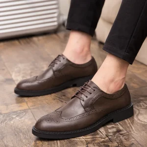 New Oxford Shoes Fashion Brogue Men Leather Formal Dress Shoes Man Comfortable Office Party Footwear White Black Brown Grey