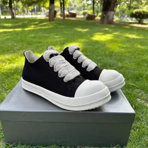 Summer Designer New Breathable Waterproof Canvas Lace up Shoes Men High Quality Fashion Luxury Skateboard Style Lightweight